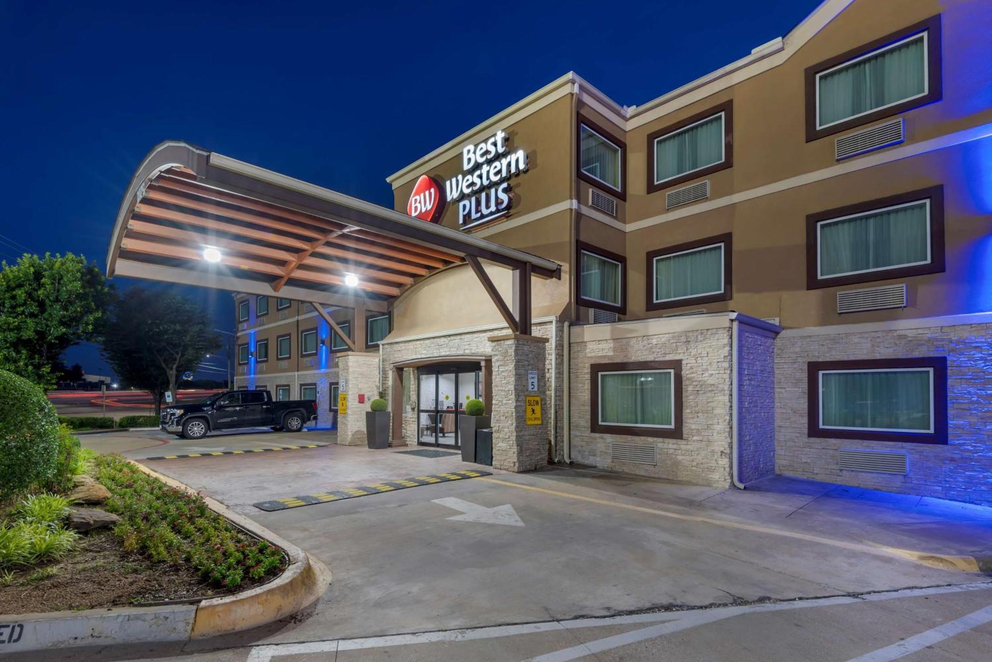 Best Western Plus Arlington North Hotel Exterior photo