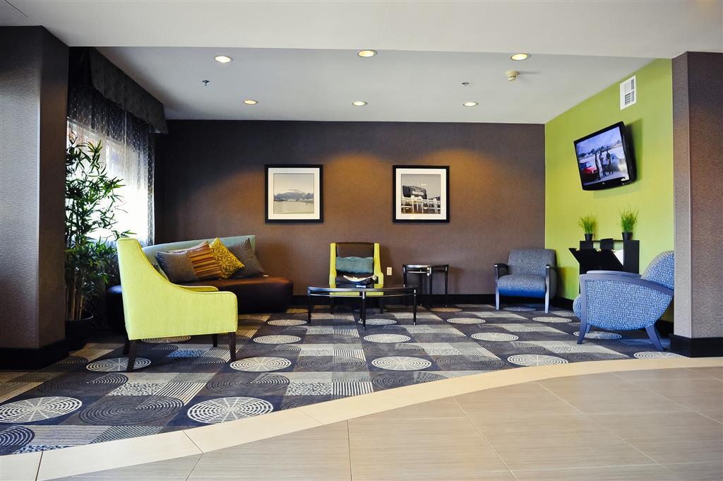 Best Western Plus Arlington North Hotel Interior photo